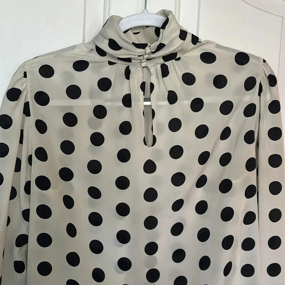 EUC SAINT LAURENT Turtleneck blouse in Craie Noir size 38 100% silk - Picture 5 of 9